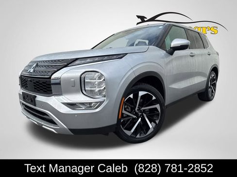 Used 2024 Mitsubishi Outlander SE Black Edition image 1