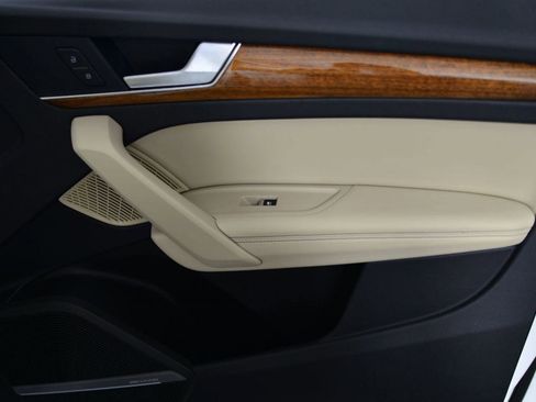 Certified 2023 Audi Q5 2.0T Premium Plus w/ Premium Plus Package image 21