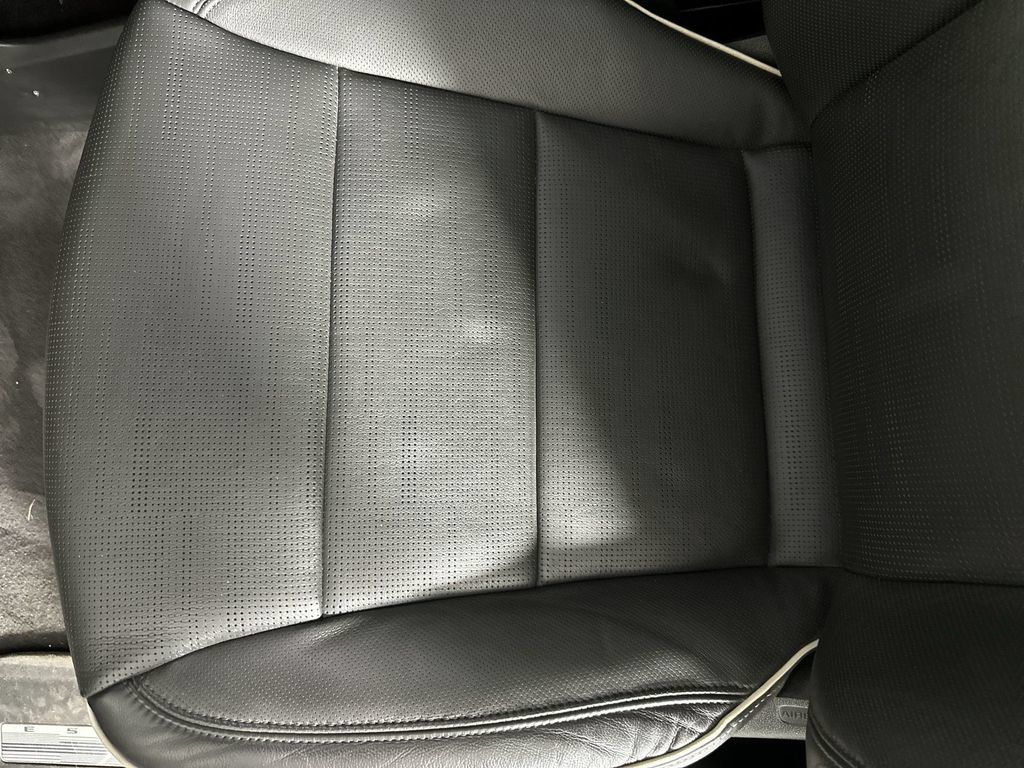 Used 2023 Cadillac Escalade ESV Premium Luxury w/ LPO, Floor Liner Package AWD/4WD image 24