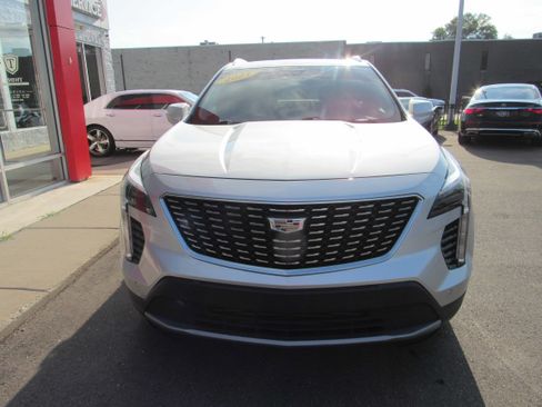 Used 2021 Cadillac XT4 Premium Luxury FWD image 3