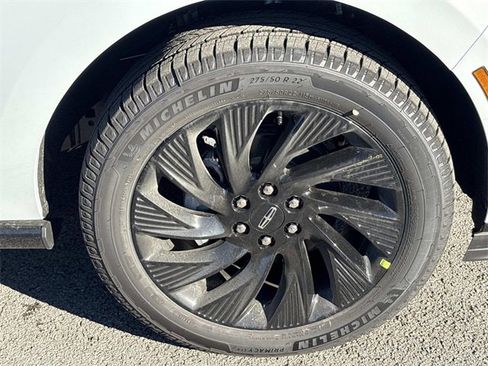 New 2025 Lincoln Navigator Reserve w/ Jet Appearance Package image 9