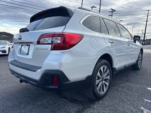 Used 2019 Subaru Outback 2.5i Touring image 5