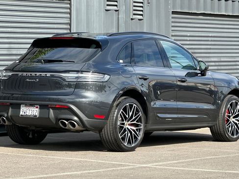 Certified 2025 Porsche Macan S image 8
