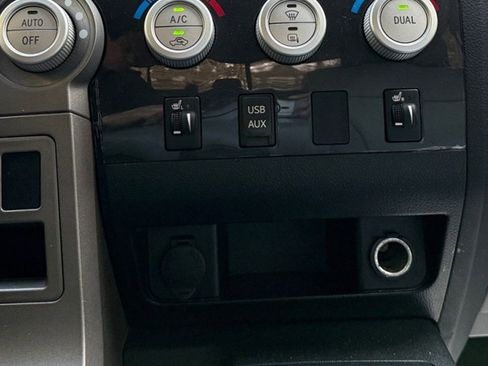 Used 2011 Toyota Tundra Limited w/ Memory Pkg image 22