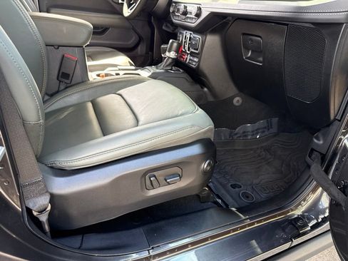 Used 2025 Jeep Gladiator Mojave w/ Convenience Group AWD/4WD image 47