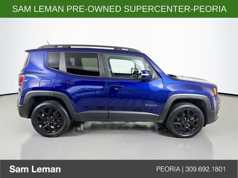 Used 2017 Jeep Renegade Altitude AWD/4WD image 8