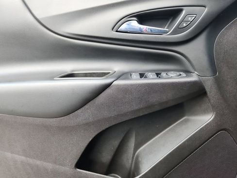 Used 2018 Chevrolet Equinox LT image 21