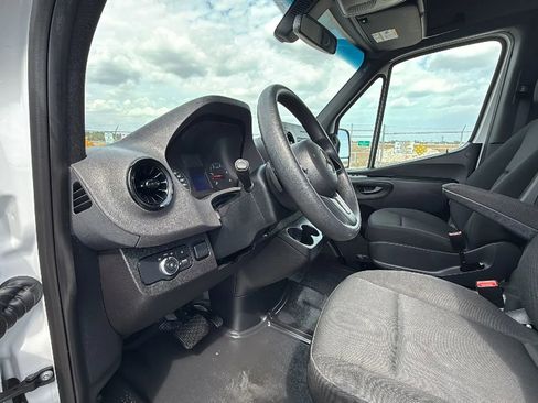 Used 2021 Mercedes-Benz Sprinter 3500 image 21