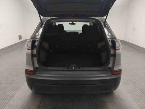 Used 2020 Jeep Cherokee Latitude AWD/4WD image 29