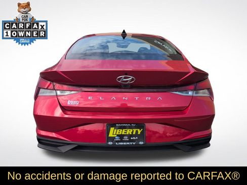 Used 2023 Hyundai Elantra SE w/ Cargo Package image 5
