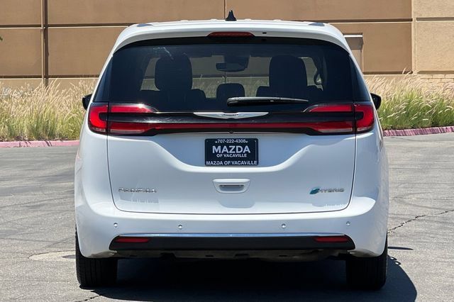 Used 2024 Chrysler Pacifica Limited FWD image 5