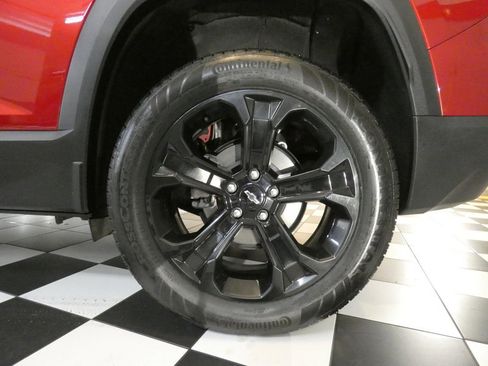 Used 2025 Chevrolet Equinox LT w/ Convenience Package II image 7