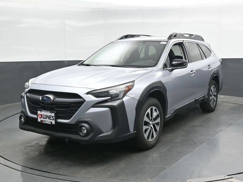 Used 2023 Subaru Outback Premium AWD/4WD image 6