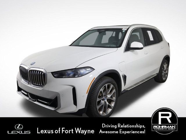 Used 2025 BMW X5 xDrive50e AWD/4WD image 1