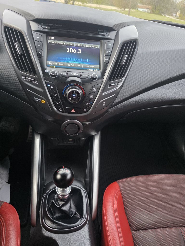 Used 2015 Hyundai Veloster Turbo R-Spec FWD image 6