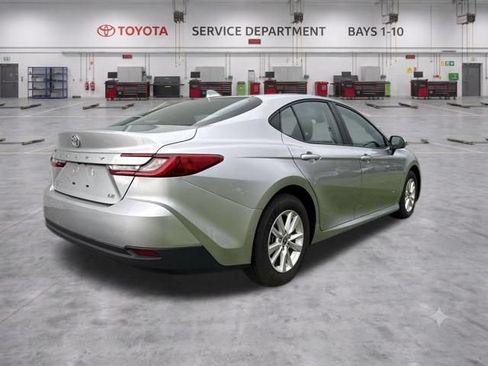 Used 2025 Toyota Camry LE AWD/4WD image 7
