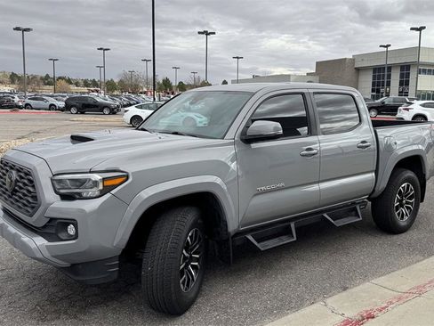 Used 2021 Toyota Tacoma TRD Sport w/ TRD Premium Sport Package image 4