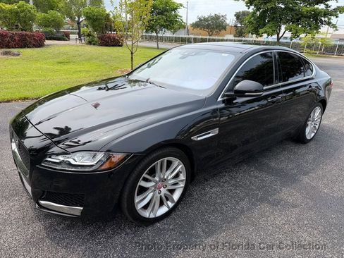Used 2016 Jaguar XF Prestige RWD image 1