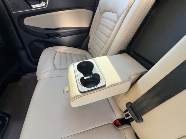 Used 2019 Ford Edge SEL w/ Equipment Group 201A FWD image 18