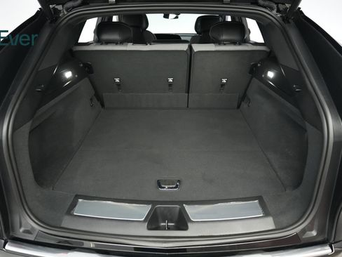 Used 2024 Cadillac Lyriq Tech RWD image 8