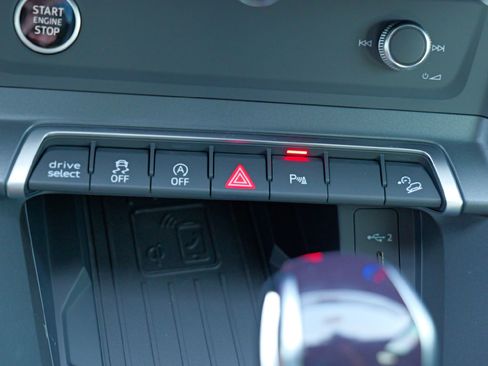 New 2025 Audi Q3 2.0T Premium image 18