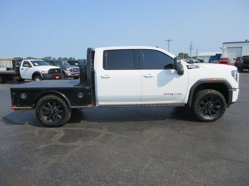 Used 2025 GMC Sierra 2500 AT4 w/ AT4 Premium Plus Package AWD/4WD image 4