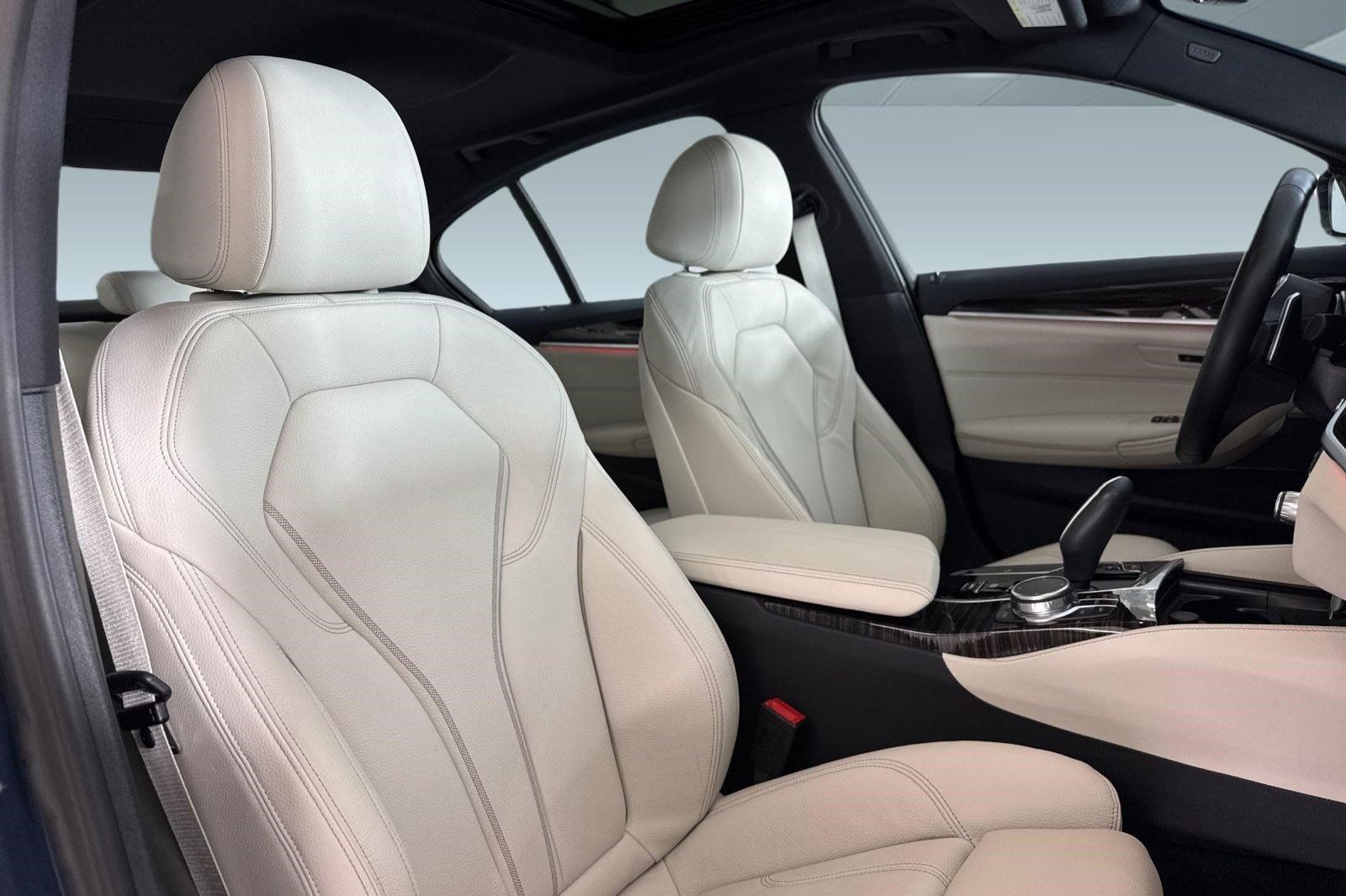 Used 2023 BMW 540i w/ M Sport Package RWD image 27