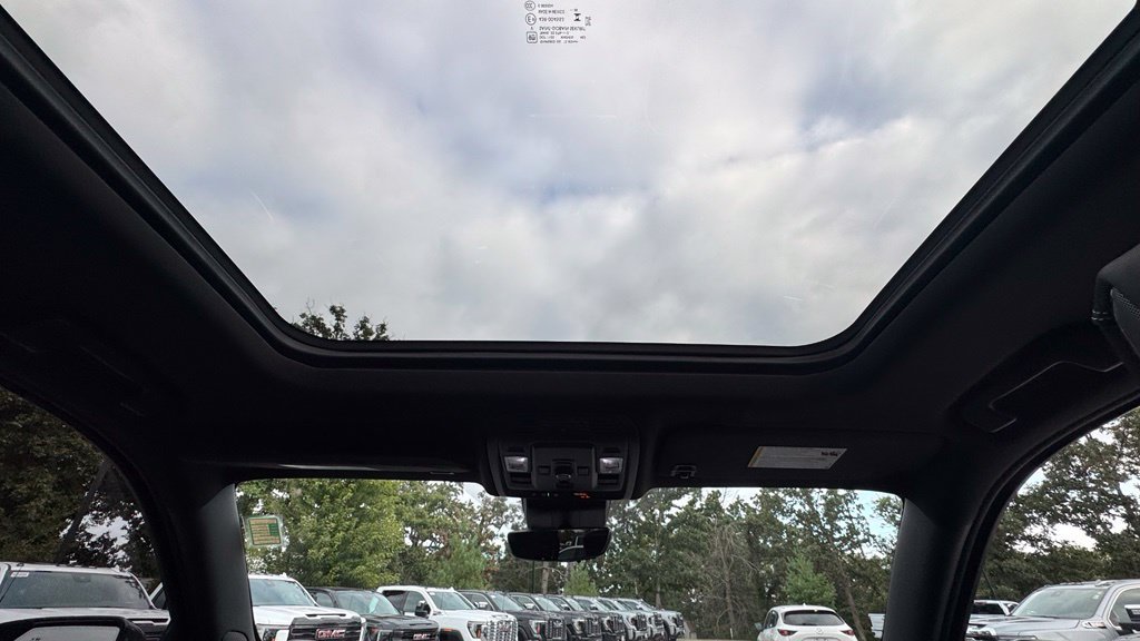 Used 2025 GMC Yukon XL AT4 Ultimate w/ LPO, Floor Liner Package AWD/4WD image 16