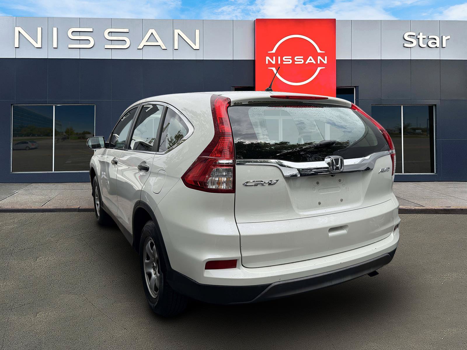 Used 2015 Honda CR-V LX image 4