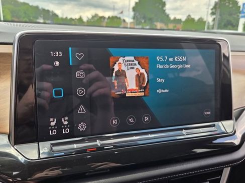 Used 2025 Volkswagen Atlas SE FWD image 20