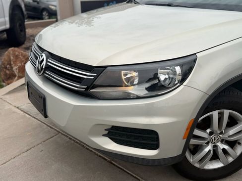 Used 2015 Volkswagen Tiguan S image 2