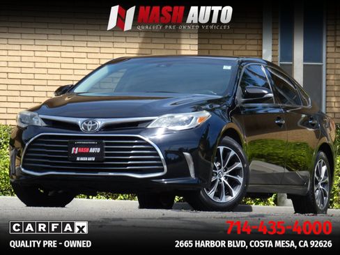 Used 2018 Toyota Avalon XLE FWD image 2