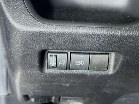 Used 2021 Toyota RAV4 XLE image 17