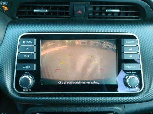 Used 2018 Nissan Kicks SV image 8