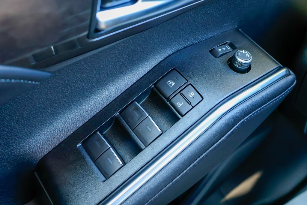 New 2026 Toyota Highlander Platinum AWD/4WD image 16