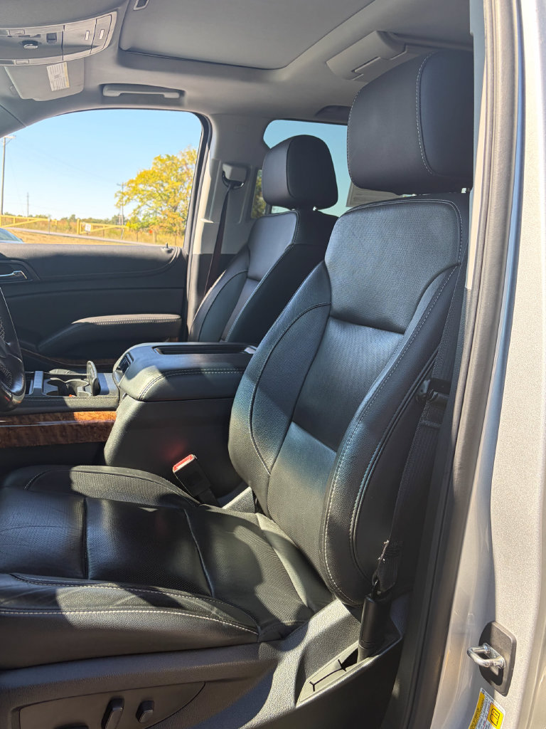 Used 2020 Chevrolet Suburban Premier AWD/4WD image 25