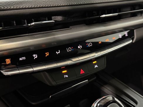 Used 2024 Cadillac XT4 Premium Luxury FWD image 29