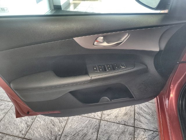 Used 2023 Kia Forte LXS w/ LXS Technology Package FWD image 13