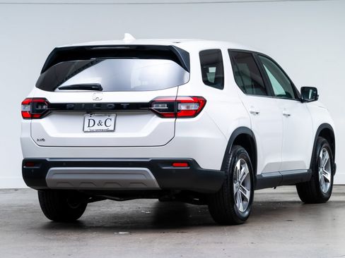 Used 2025 Honda Pilot EX-L image 7
