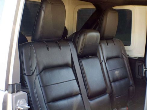 Used 2018 Jeep Wrangler Unlimited Sahara image 48