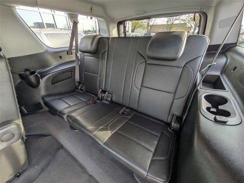 Used 2020 Chevrolet Suburban LT AWD/4WD image 17