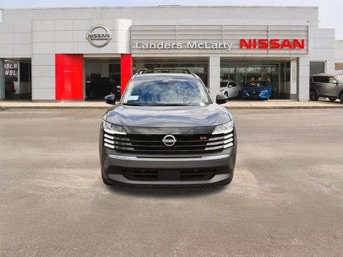 New 2026 Nissan Kicks SR w/ Cold Weather Package FWD image 8
