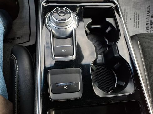 Used 2020 Ford Edge ST w/ Cold Weather Package image 17