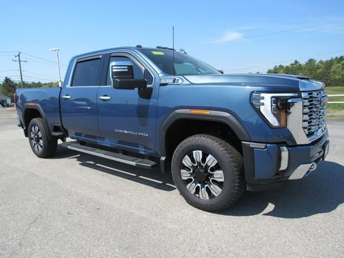 Used 2025 GMC Sierra 2500 Denali w/ Denali Reserve Package AWD/4WD image 6