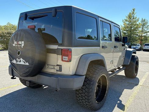 Used 2018 Jeep Wrangler Unlimited Sport S image 9