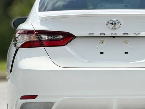 Used 2023 Toyota Camry SE FWD image 16