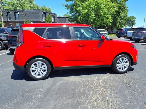 Used 2023 Kia Soul LX FWD image 28