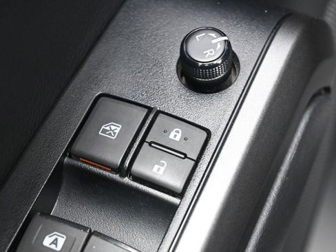 Used 2023 Toyota Tacoma TRD Off-Road image 12