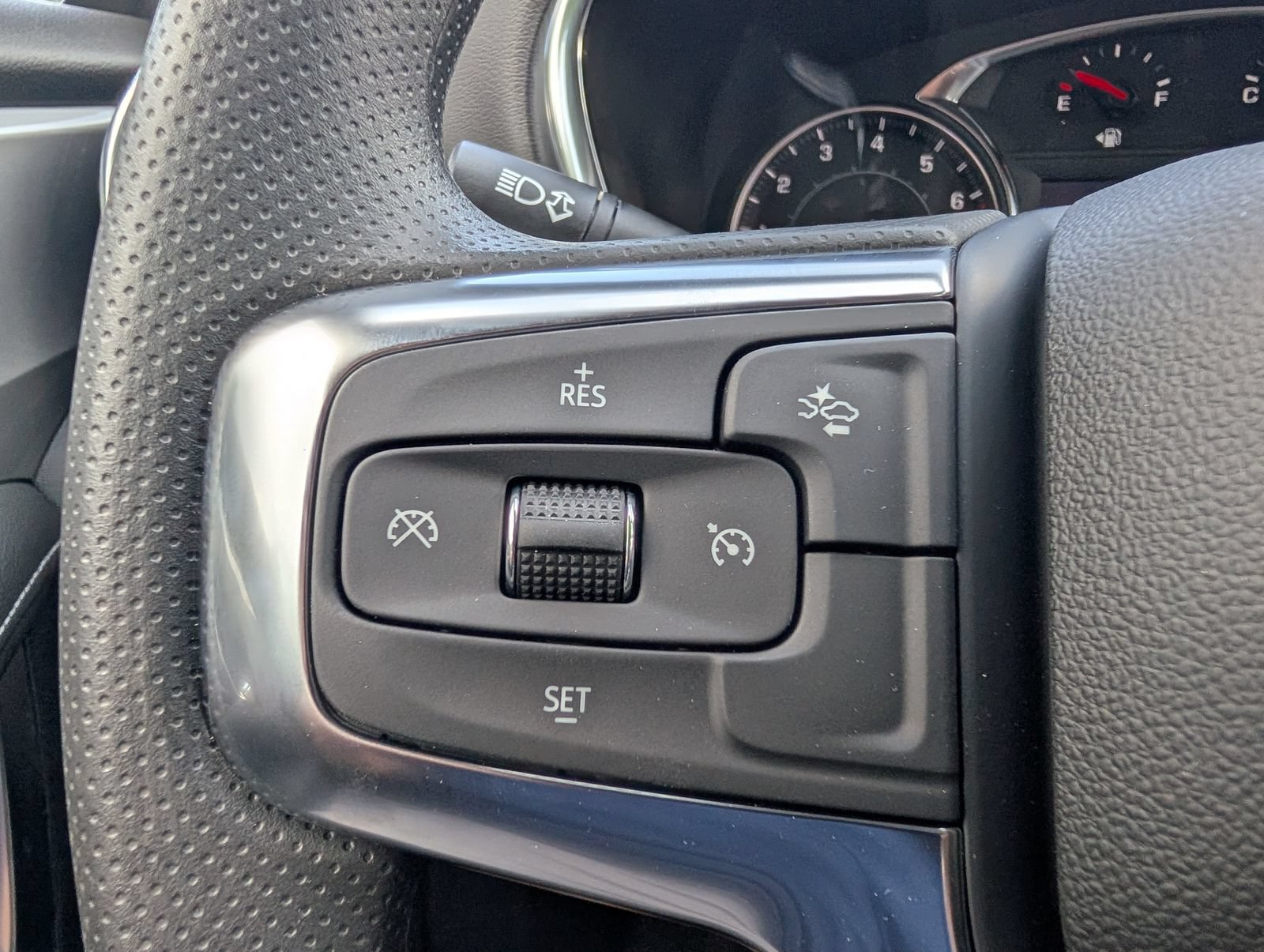 New 2026 Chevrolet Blazer LT w/ Convenience Package FWD image 17