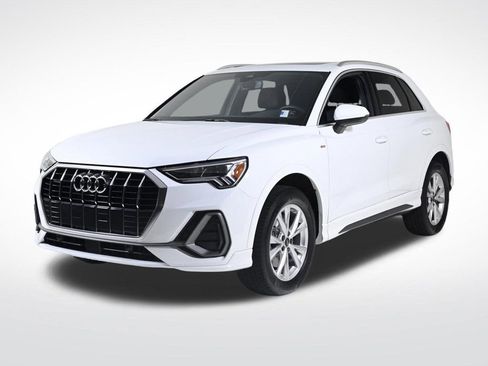 Used 2025 Audi Q3 2.0T Premium w/ Convenience Package image 1